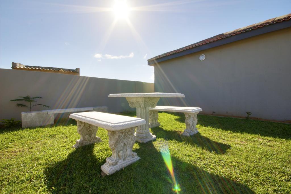 Minilitha Lodge Richards Bay Exteriör bild